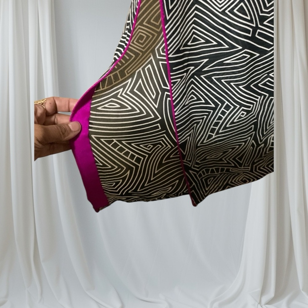 Glamorous Coverup - Picture 3 of 4